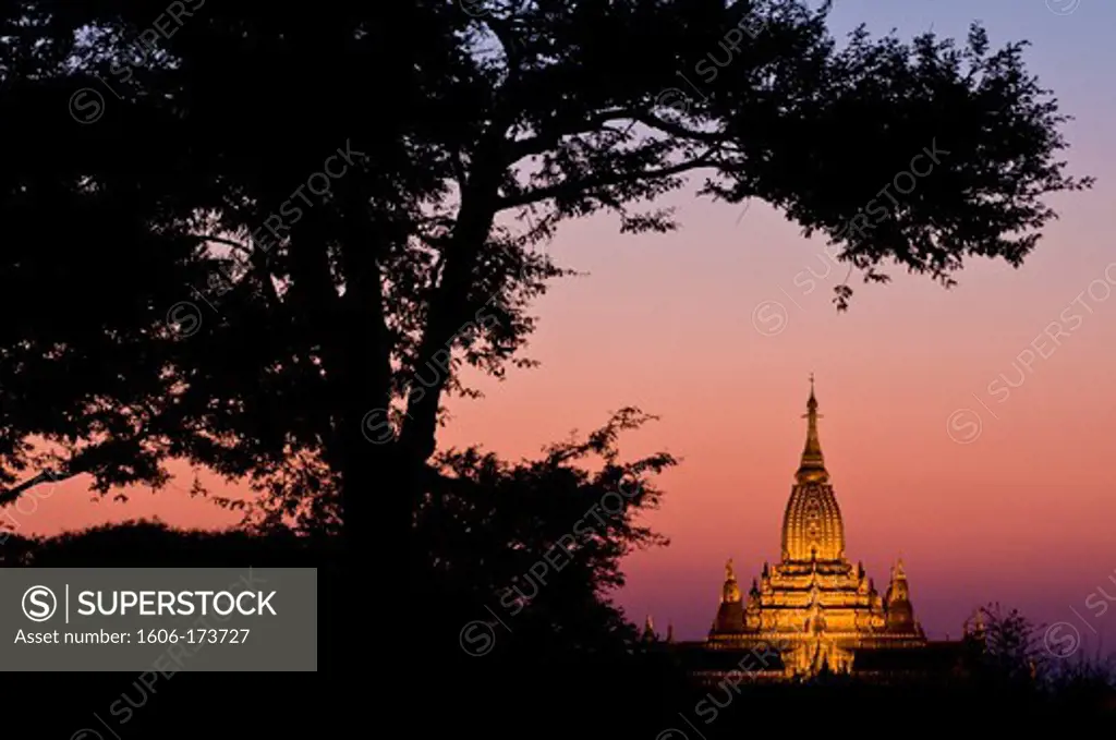 Myanmar (Burma), Mandalay State, Bagan (Pagan), Old Bagan, Ananda Temple (Pahto Ananda, beginning 12th), one of the nicest, bigest, best-preserved and most revered temples of Bagan
