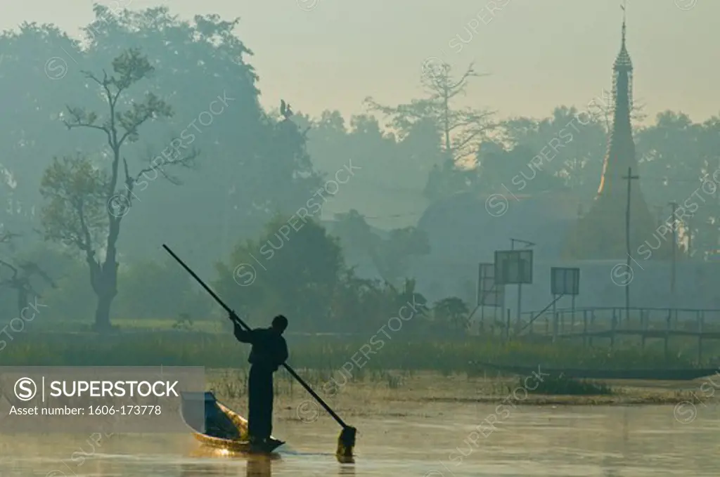 Myanmar (Burma), Shan State, Pindaya, Shwe Yan Pye, fishermen on the lake