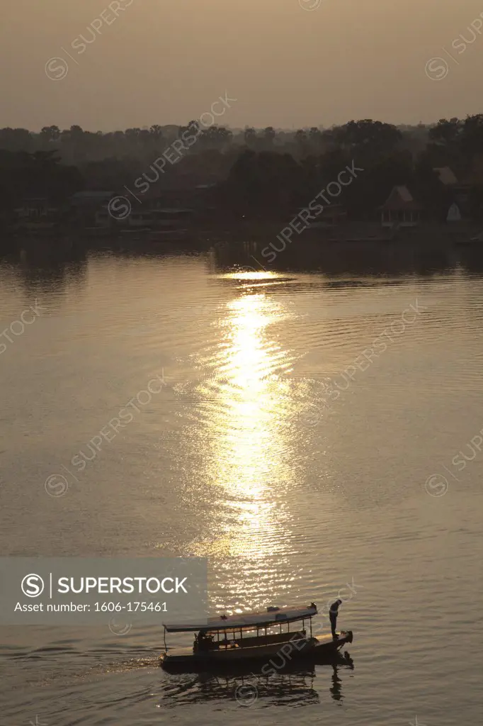 Thailand,Ayutthaya,Ayutthaya Historical Park,Chao Phraya River at Sunset