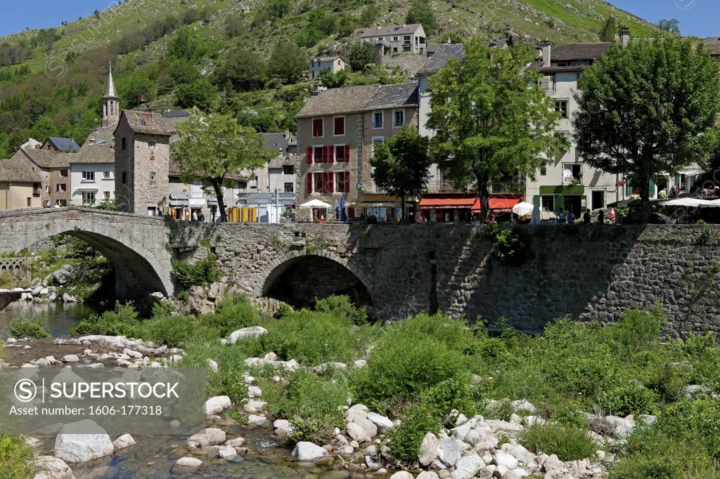 France, Lozère (48), Pont-de-Montvert, tourist village at the foot of Mount Lozere, and the Tarn River, the bridge Montvert fortified historic monument