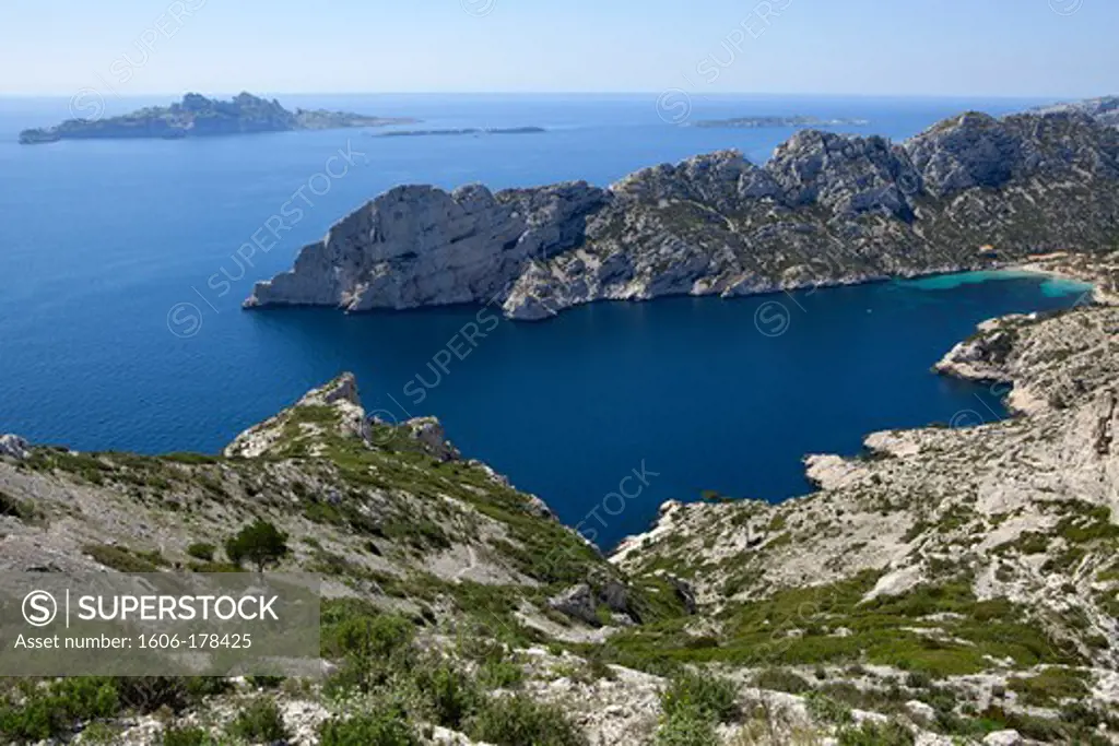 France, Bouches-du-Rhone (13), Marseille, Sormiou, the massive creeks, the white cliffs of the Mediterranean Sea,