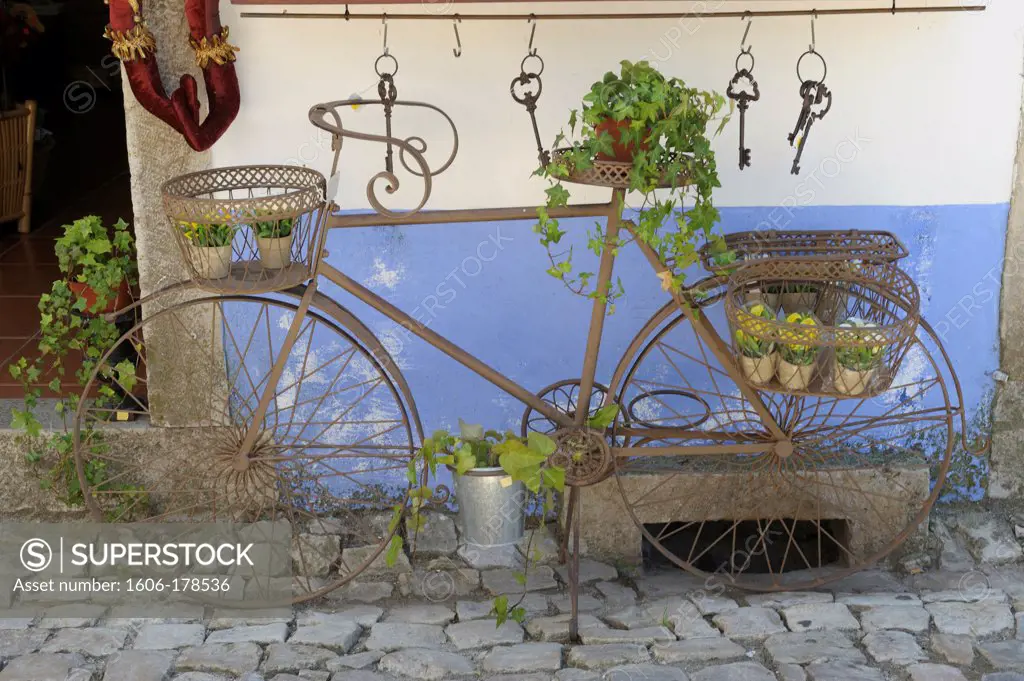Old bicycle in Obidos,Portugal,South Europa,Europa