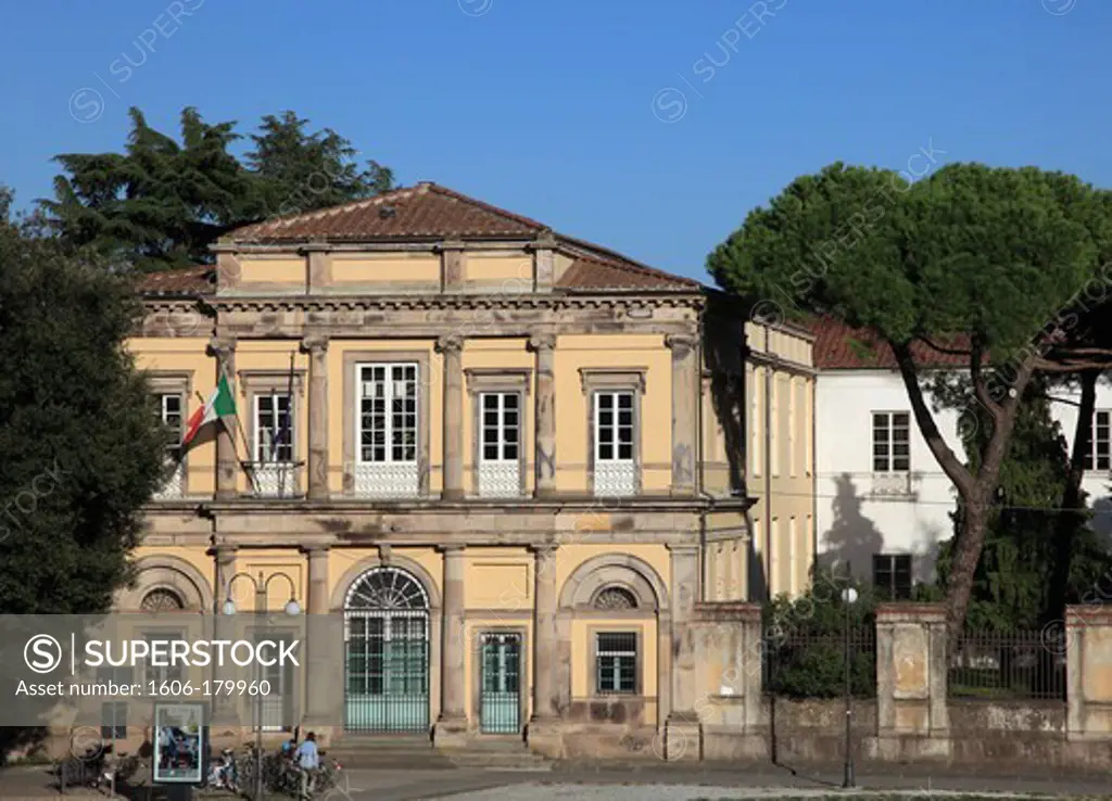 Italy, Tuscany, Lucca, street scene, architecture,