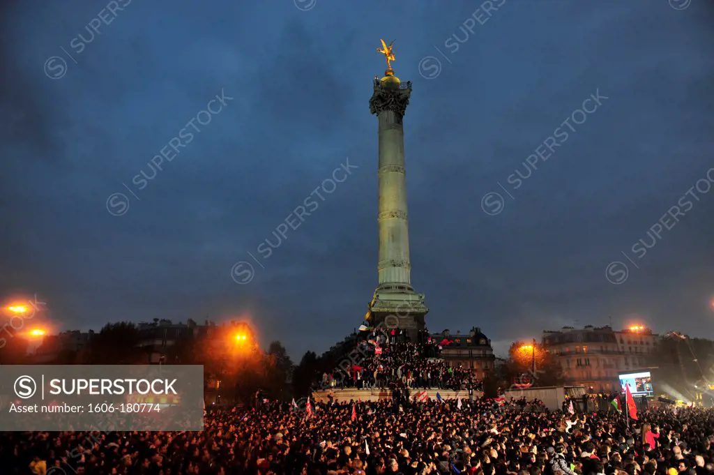 People celebrate François Hollande victory at the Bastille Square on Sunday 6 th may 2012,Paris,France,Europa