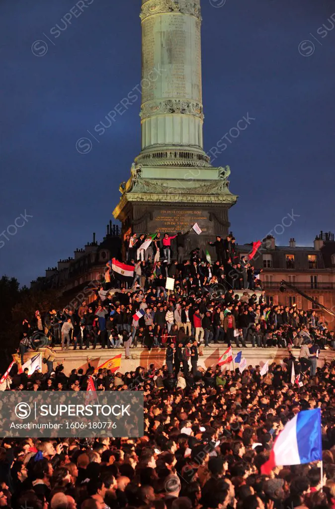 People celebrate François Hollande victory at the Bastille Square on Sunday 6 th may 2012,Paris,France,Europa