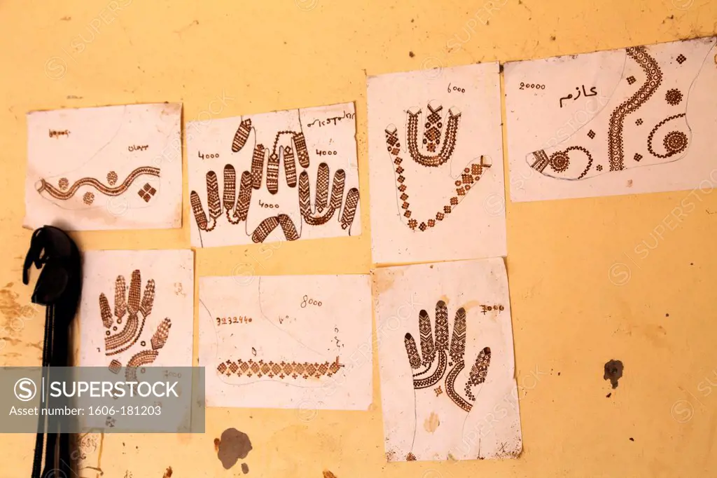 Africa (west africa), Mauritania, Nouakchott, central market henné shop