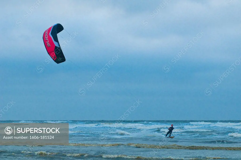 Europe, Belgium, North Sea, Western Flanders, De Panne, the beach is ideal for kitesurfing
