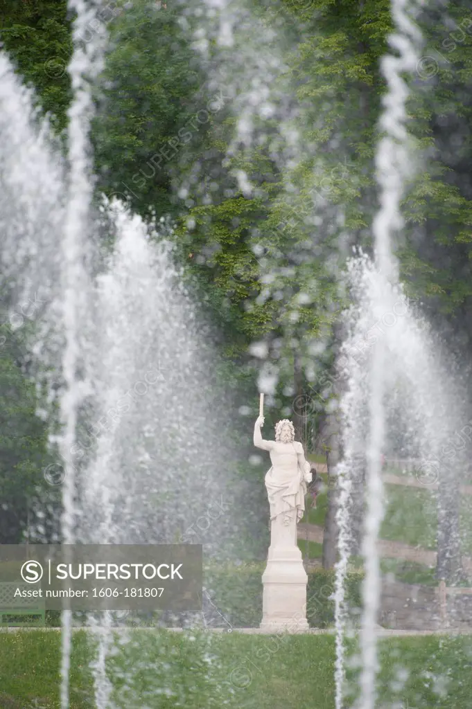 France, Hauts de Seine, Park of Saint-Cloud, a statue of the pond of 24 water jets