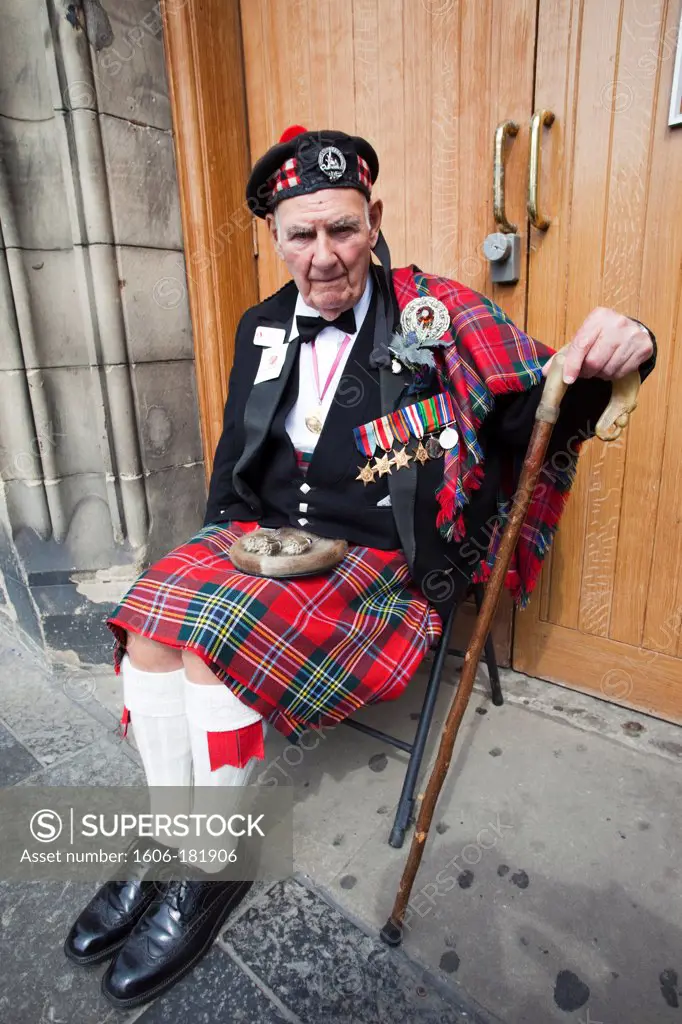 Scotland,Edinburgh,The Royal Mile,Elderly Man in Traditional Highland Costume