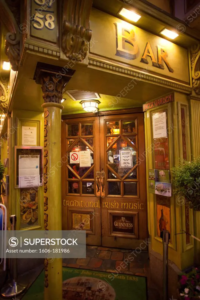 Republic of Ireland,Dublin,Pub Door in Temple Bar Area
