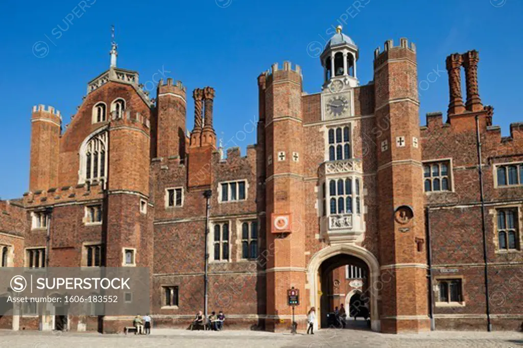 England,London,Surrey,Hampton Court Palace,Anne Boleyn's Gate