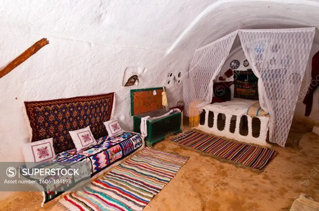 North Africa, Tunisia, Gabes province, cave-dwelling berbere village, Matmata, Berbere Dar Khadija museum, the nuptial room