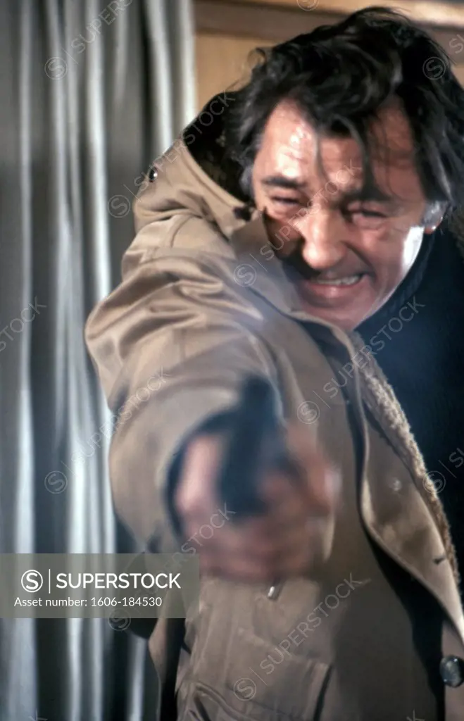 Robert Mitchum , The Yakuza , 1974 directed by Sydney Pollack  (Warner Bros. Pictures)