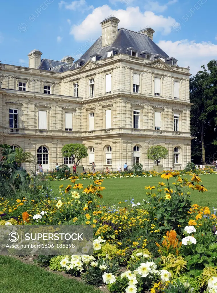 France, Paris, Jardin du Luxembourg, Luxembourg Palace (the French Senate)