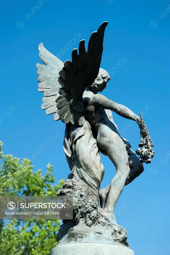 Paris14 ème district - Cemetery Montparnasse; the statue of the Genius of the Eternal rest
