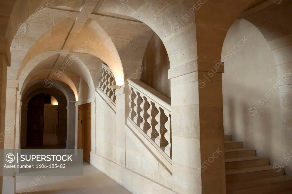 Paris 5 ème district - Val de Grace - Staircase of the cloister