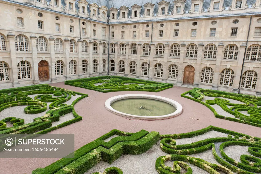 Paris 5 ème district - Val de Grace - Garden of the cloister