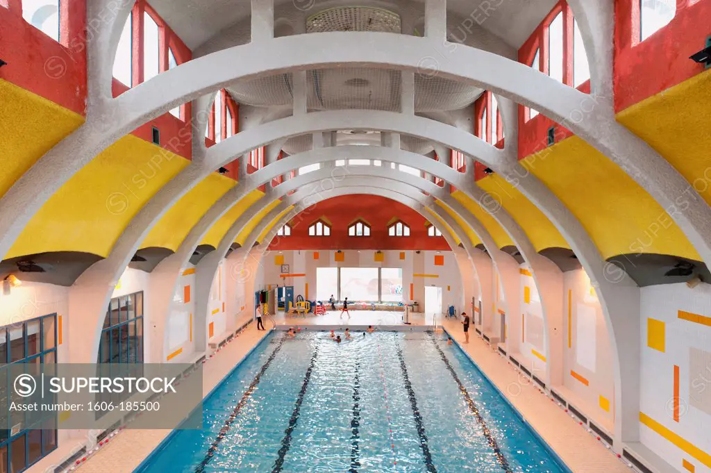 Paris 13 ème district - Swimming pool of the Butte aux Cailles and its concrete arcs - Architect : Louis Bonnier