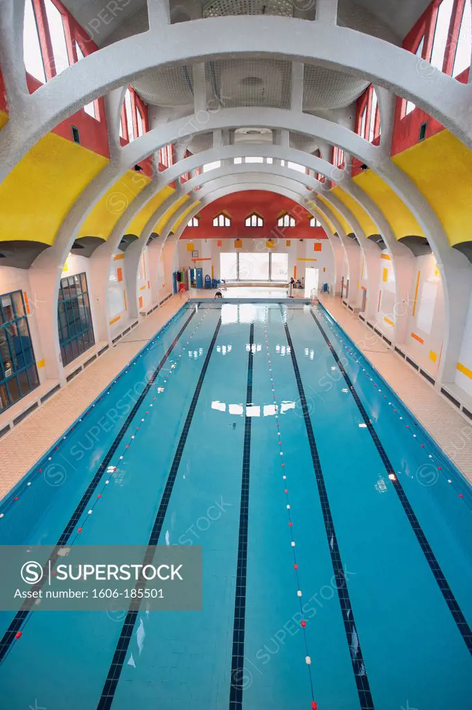 Paris 13 ème district - Swimming pool of the Butte aux Cailles and its concrete arcs - Architect : Louis Bonnier