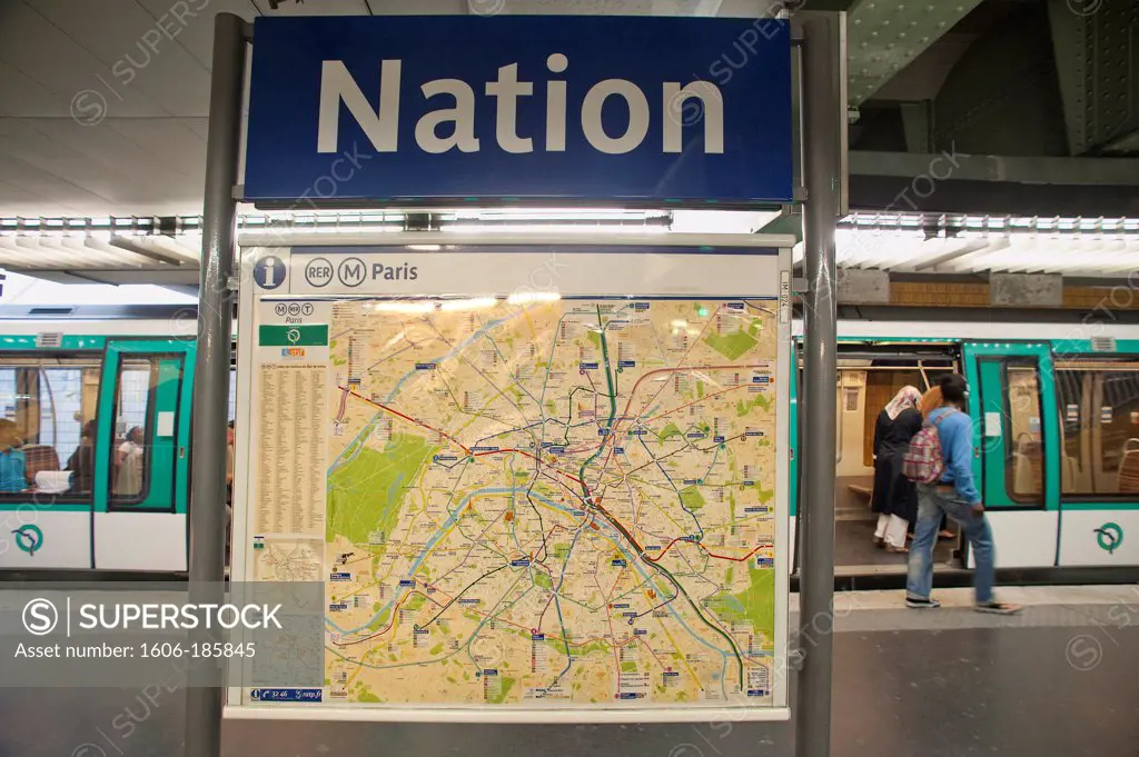 Paris12 ème district - Platform of the Subway station Nation -