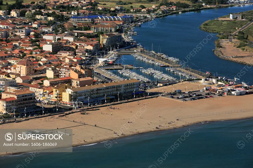 France, Hérault (34), Valras-Plage, a seaside resort of the Mediterranean, the beach of Béziers, lies at the mouth of the Orb (aerial photo),