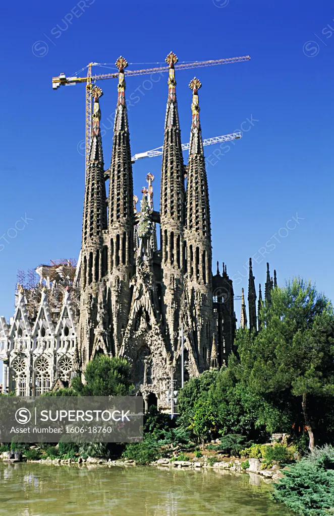 Spain, Catalonia, Barcelona, Sagrada Familia church (Gaudi)