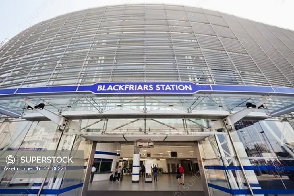 England,London,The City,Blackfriars Station