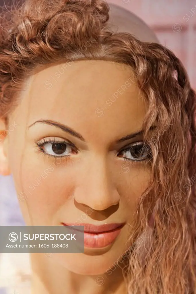 England,London,Madame Tussauds,Exhibit of the Waxwork Making of the Popstar Beyonce's Head
