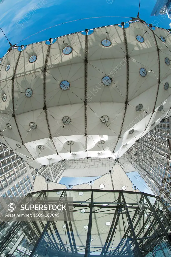 Paris-La-Défense - The Grand Arch (Architects: Johann Otto von Spreckelsen and Erik Reitzel) - "" The suspended cloud "" imagined by the architect Paul Andreu