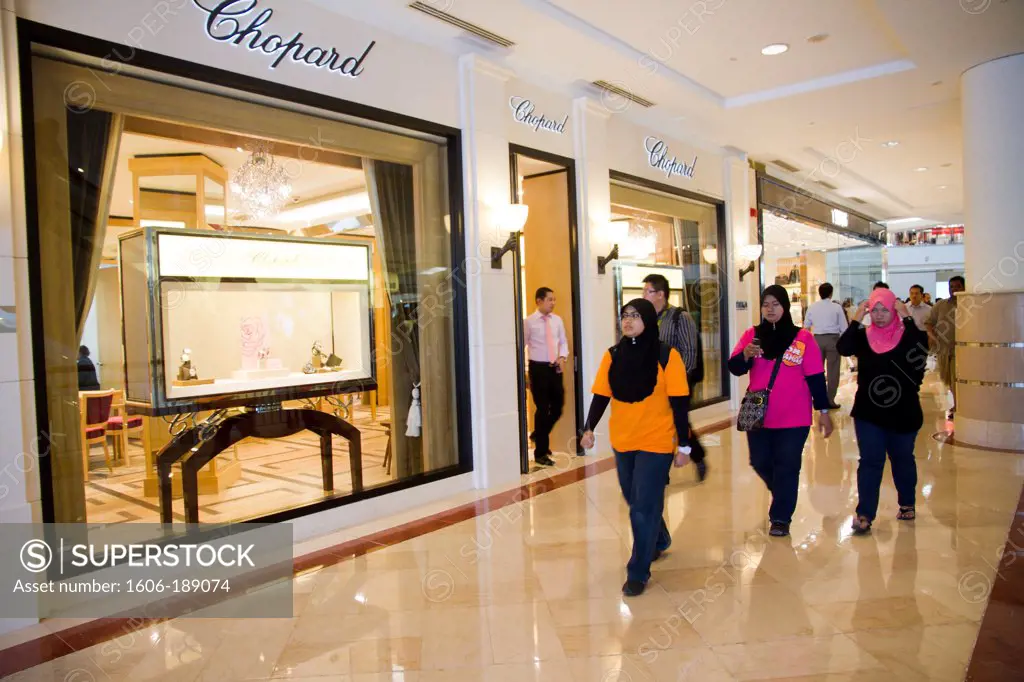 Malaysia, Kuala Lumpur, Suria KLCC shopping center inside Petronas Towers, Chopard shop