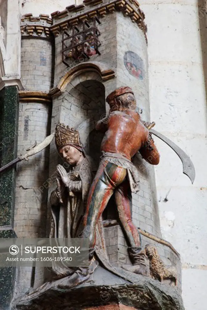 France, Somme, Amiens, Amiens Cathedral, Statue depicting the Decapitation of Firmin the Martyr