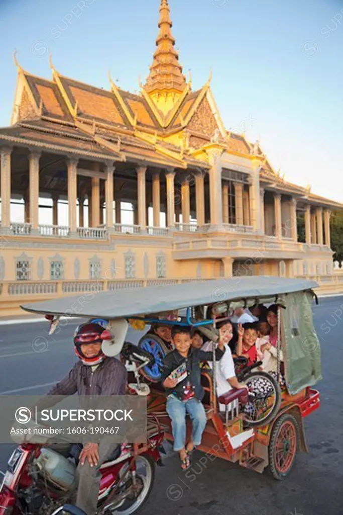 Cambodia, Phnom Penh, Family in Tuk Tuk