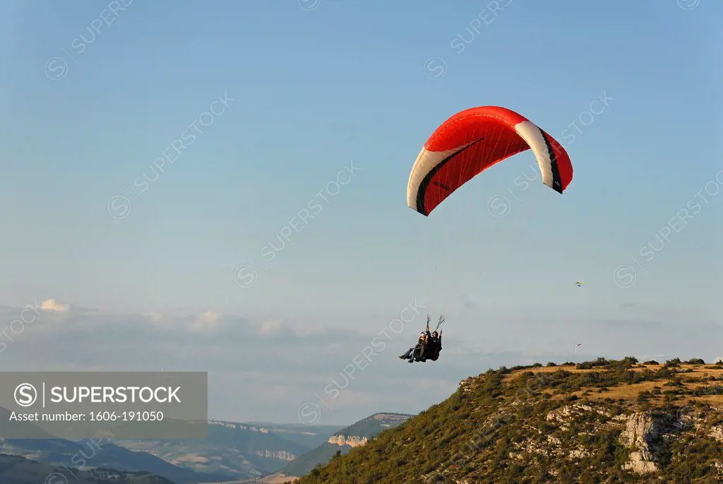 Paragliding in Aveyron region, France
