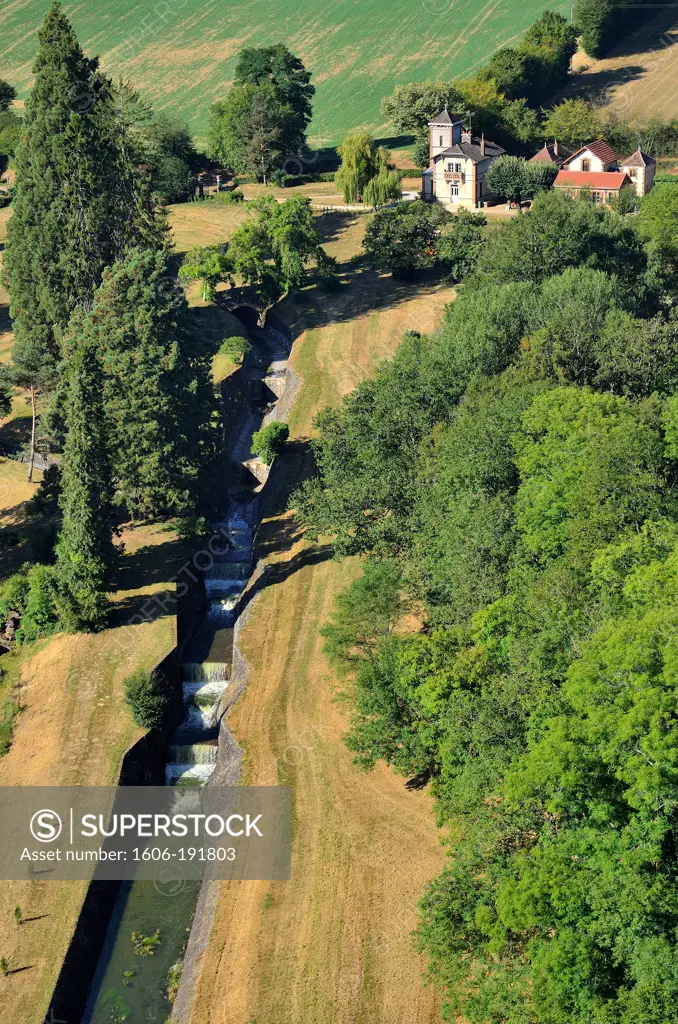 France, Bourgogne, Yonne, Saint Fargeau, Water tank of the Bourdon, The waterfalls of the overflow