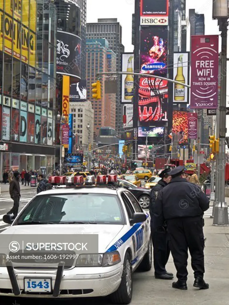 USA, New York City, Time Square, Policemen