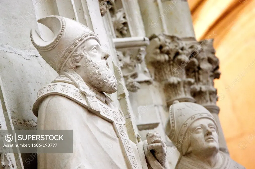 France, Loire Atlantique, Nantes, Cathedral Of St. Pierre And St. Paul, Statues Representing St. Clair (Left) And Jean De Malestroit (Bishop Of Nantes) Right