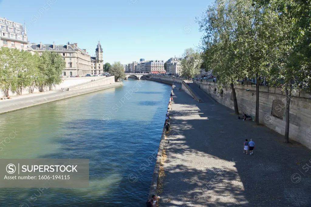 France, Paris, Docks Of La Seine