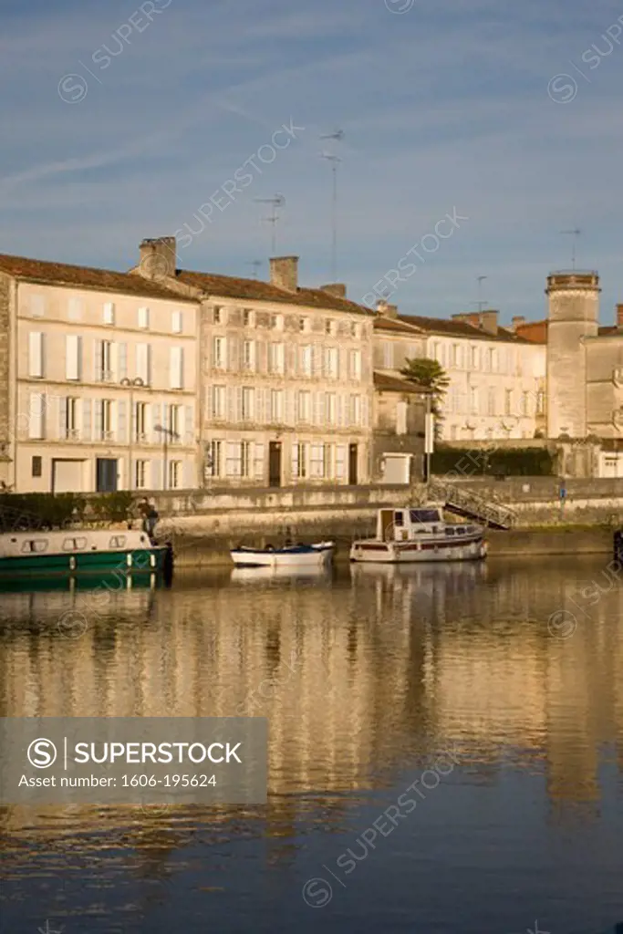 France, Poitou-Charentes, Charente, 16, Jarnac. 2012/02/21.