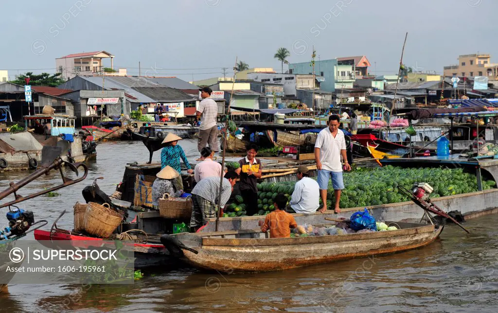 Cai Be Floating Market  In Mekong Delta, South Vietnam, Vietnam, South East Asia, Asia