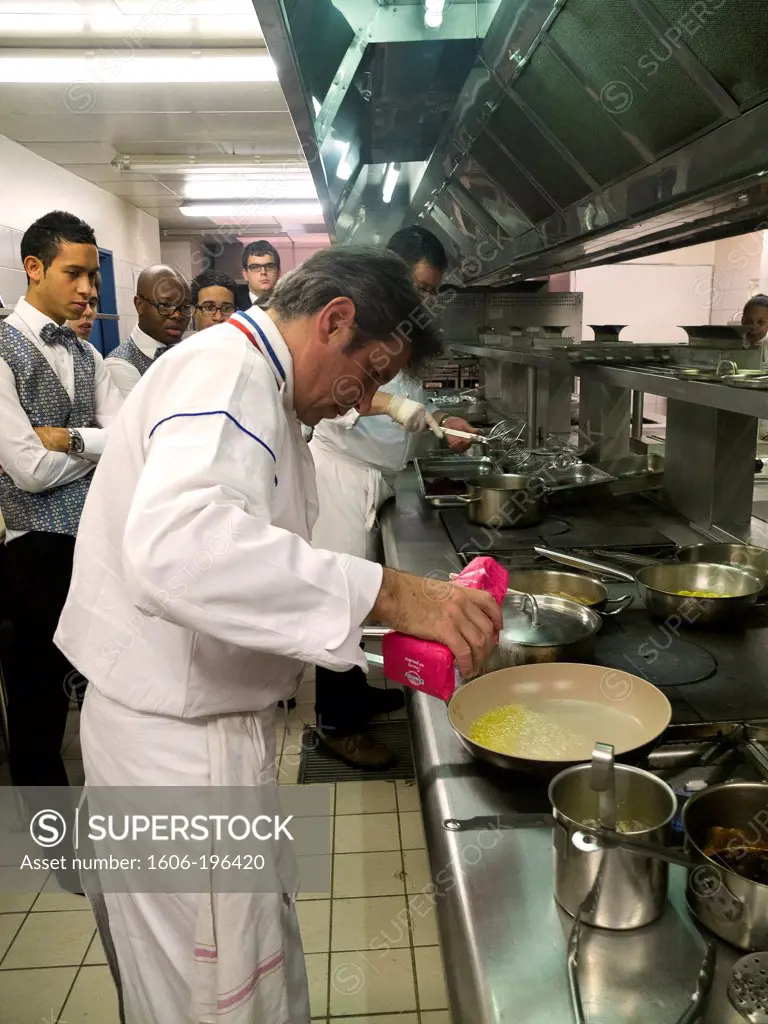 France, Paris, Week Of Taste, Culinary Art, The Chef Michel Roth Preparing A Dish In Front Of The Students