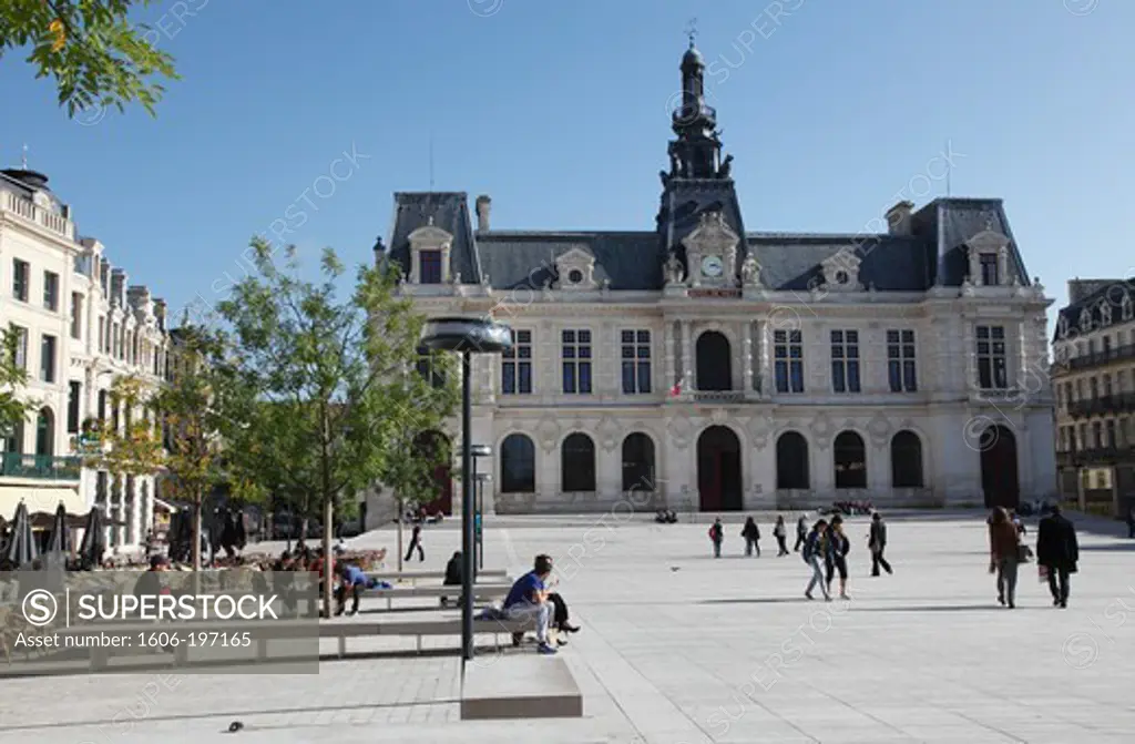 France, Poitou-Charentes, Vienne (86), Poitiers, The City Hall, Marechal Leclerc Square