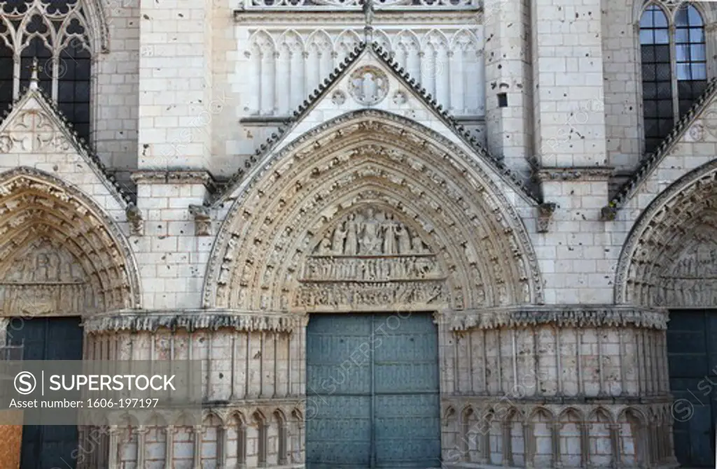 France, Poitou-Charentes, Vienne (86), Poitiers, Saint Pierre Cathedral