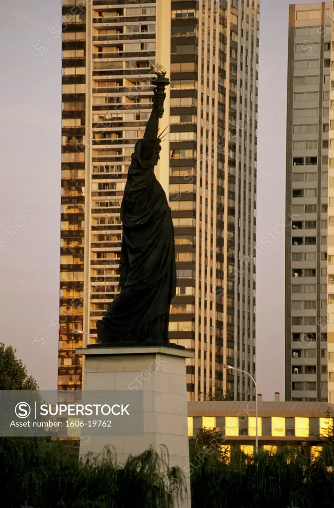 France, Paris, Statue of Liberty