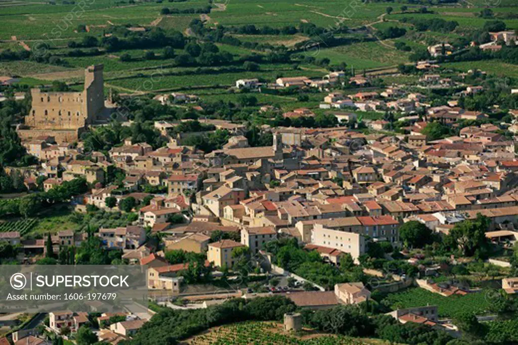 France, Vaucluse (84), Chateauneuf-Du-Pape  Is Known Worldwide For Its Wines From 13 Varieties, Remains Of The Old Castle Of The Popes (Aerial Photo)