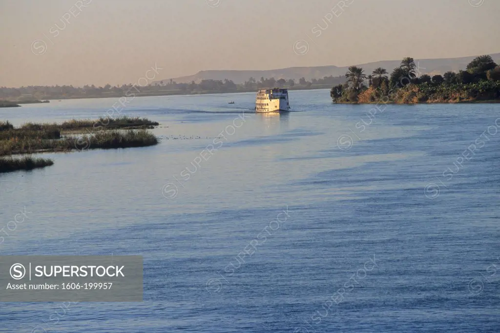 Egypt, Hight Nile Valley, Edfu, Nile River