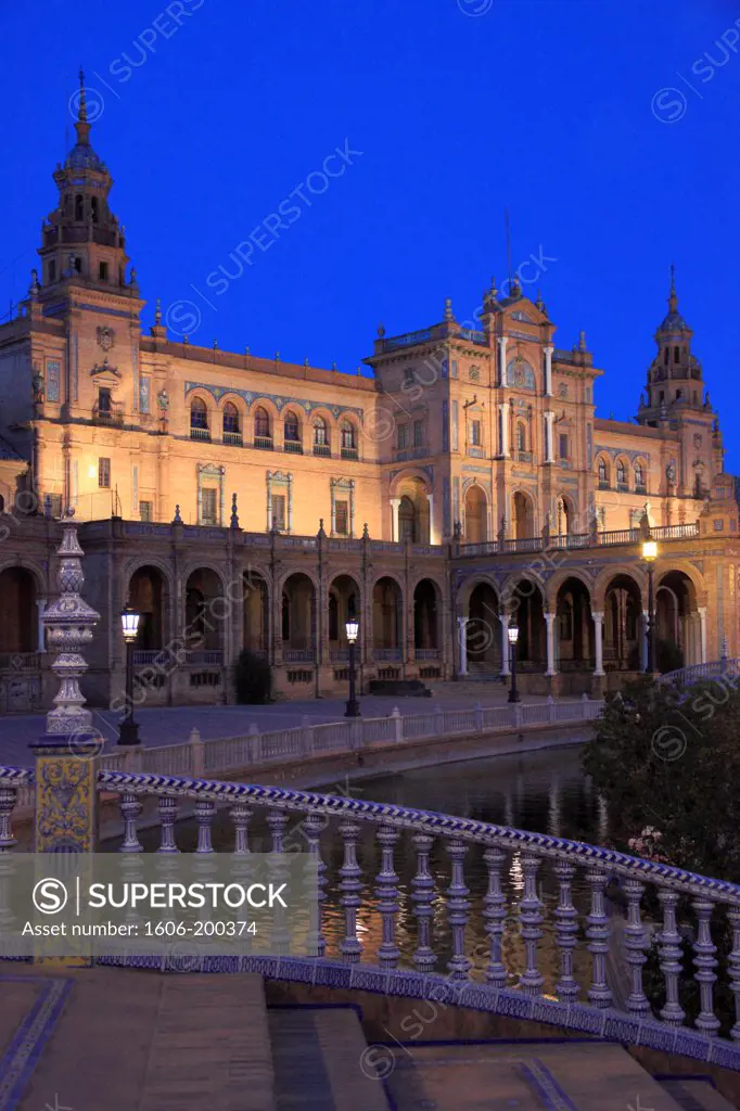Spain, Andalusia, Seville, Plaza De Espana,