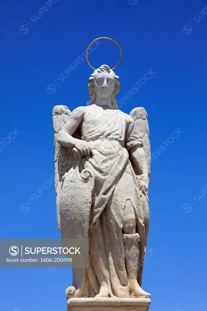 Spain, Andalusia, Cordoba,  Puente Romano, Statue,