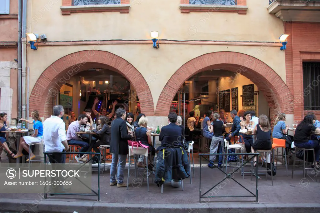 France, Midi-Pyrenees, Toulouse, Restaurant, People, Street Scene,