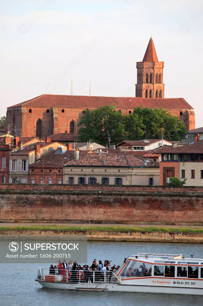 France, Midi-Pyrenees, Toulouse, Eglise St-Nicolas, Garonne River,