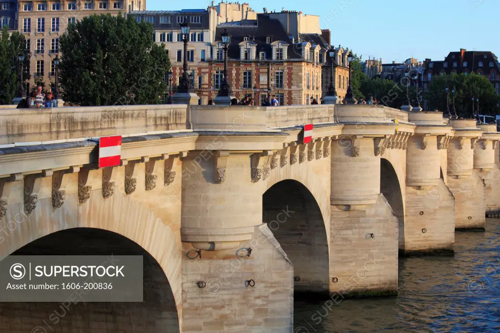 France, Paris, Ile De La Cite, Seine River, Pont Neuf Bridge,